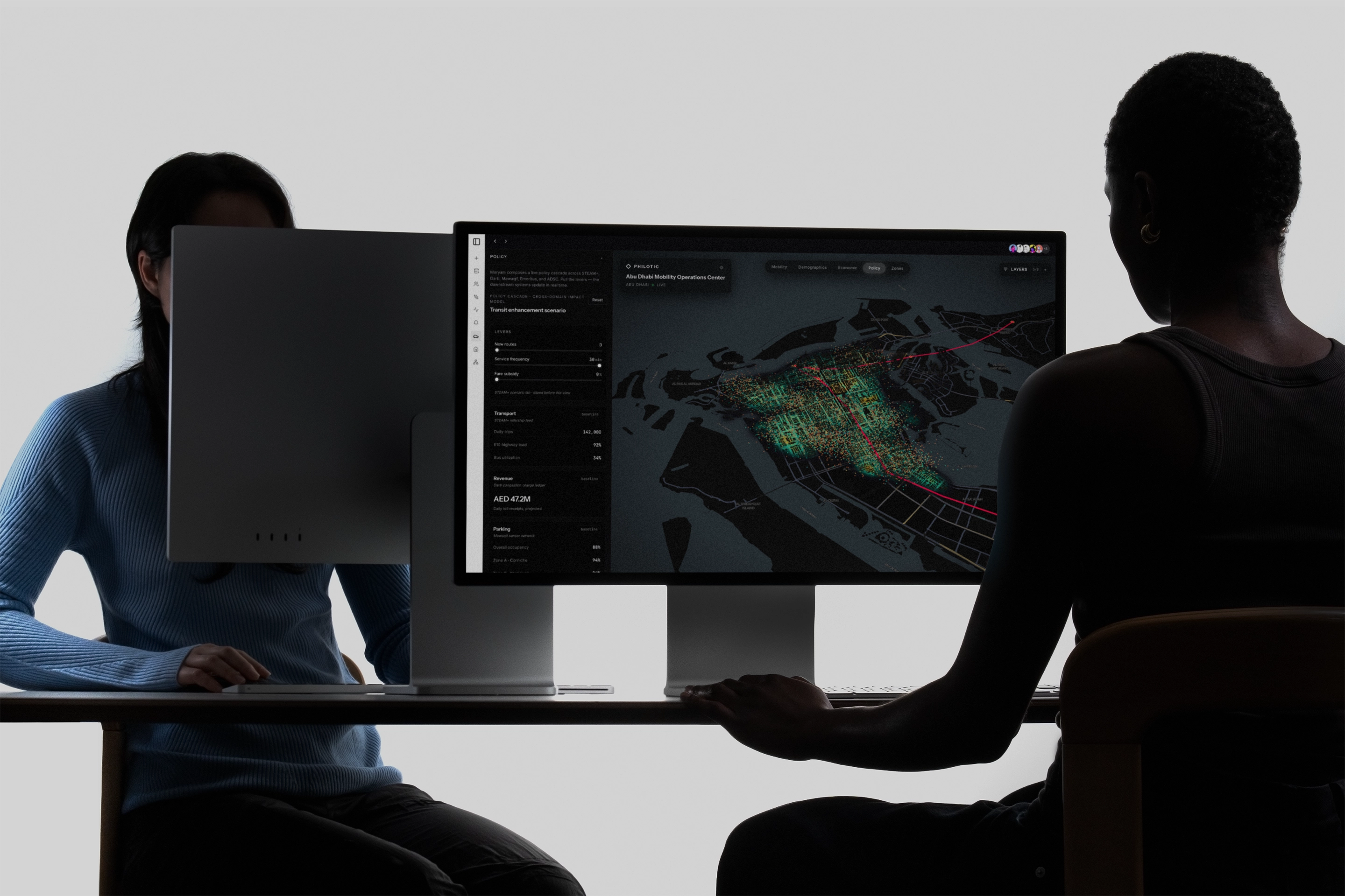 Desktop — specialists filing findings into the room